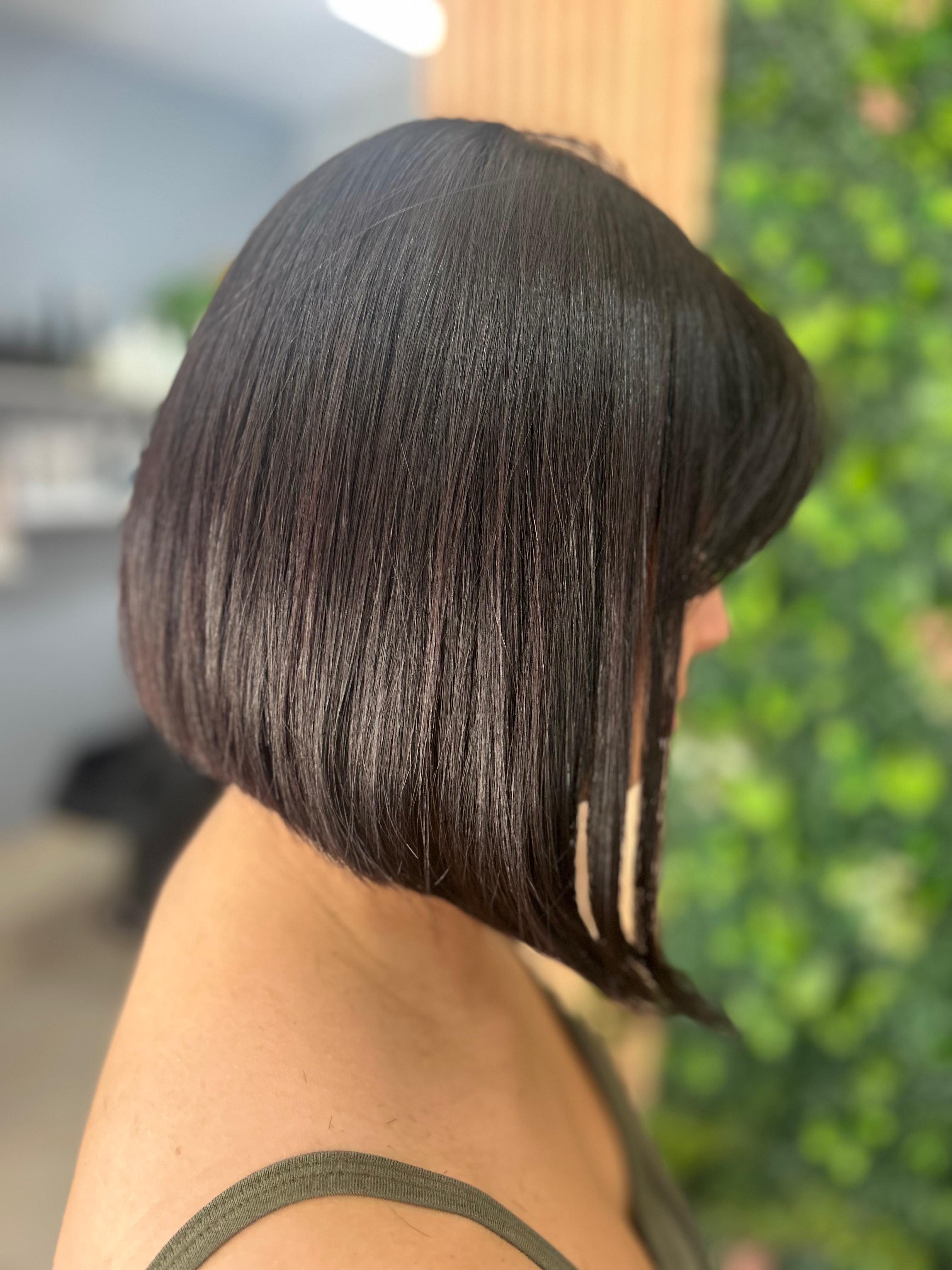 Corte Chanel de Bico