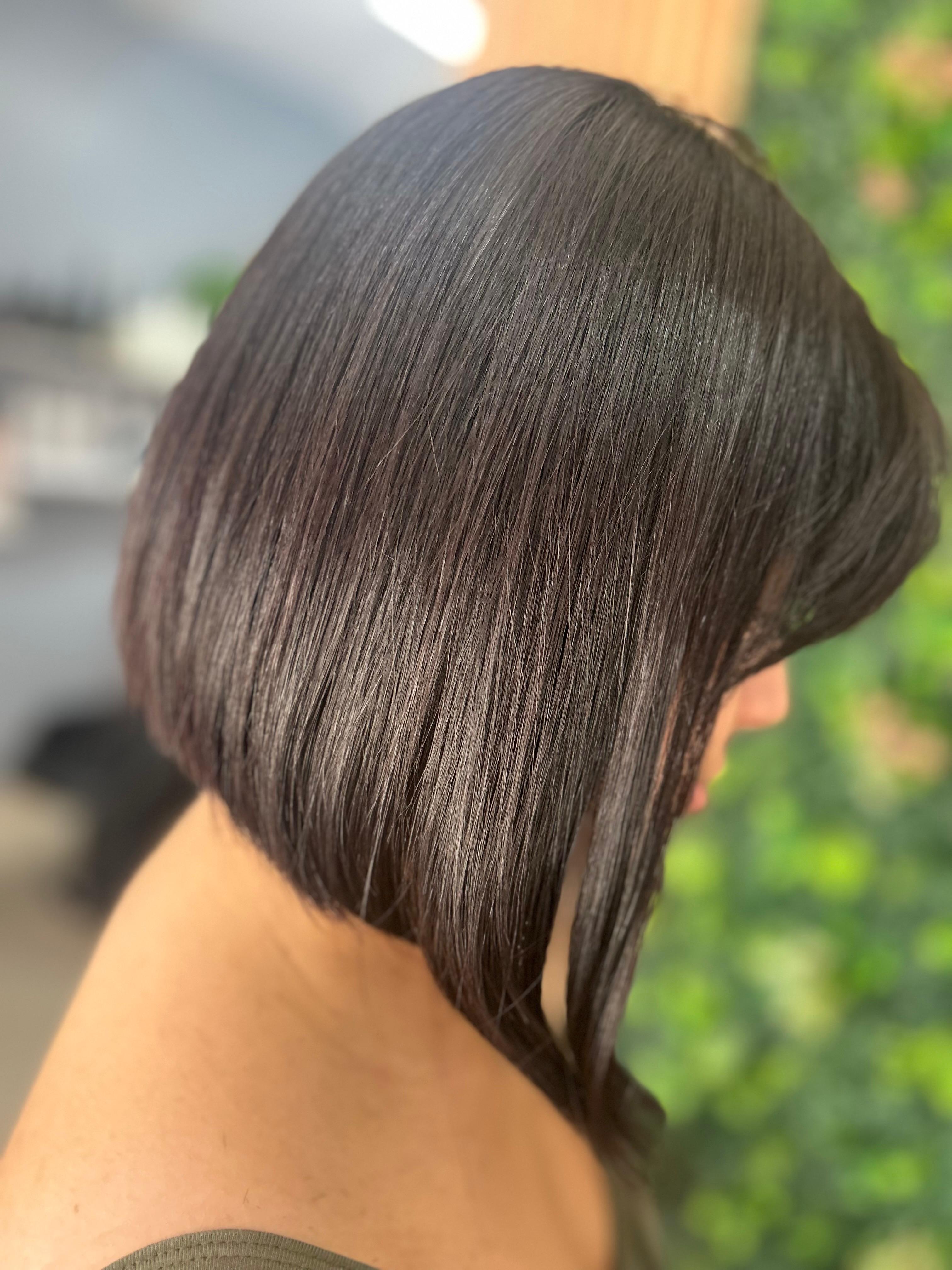 Corte Chanel de Bico